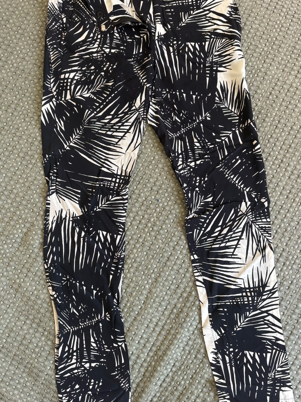 100% Silk Theory Black and White Palm-Print Trousers size 6